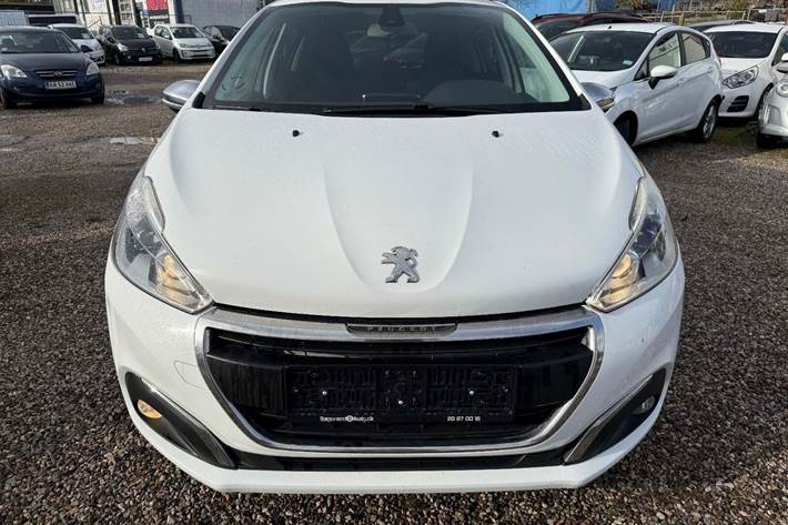 Hvid Peugeot 208 fra 2016