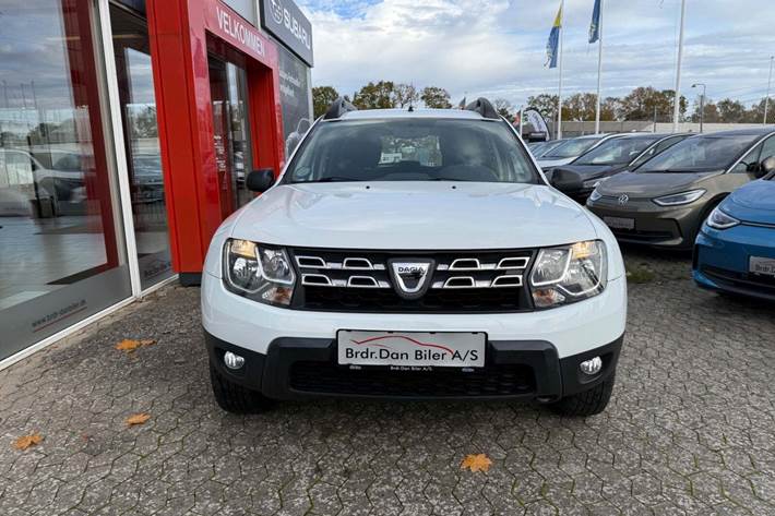 Hvid Dacia Duster fra 2016