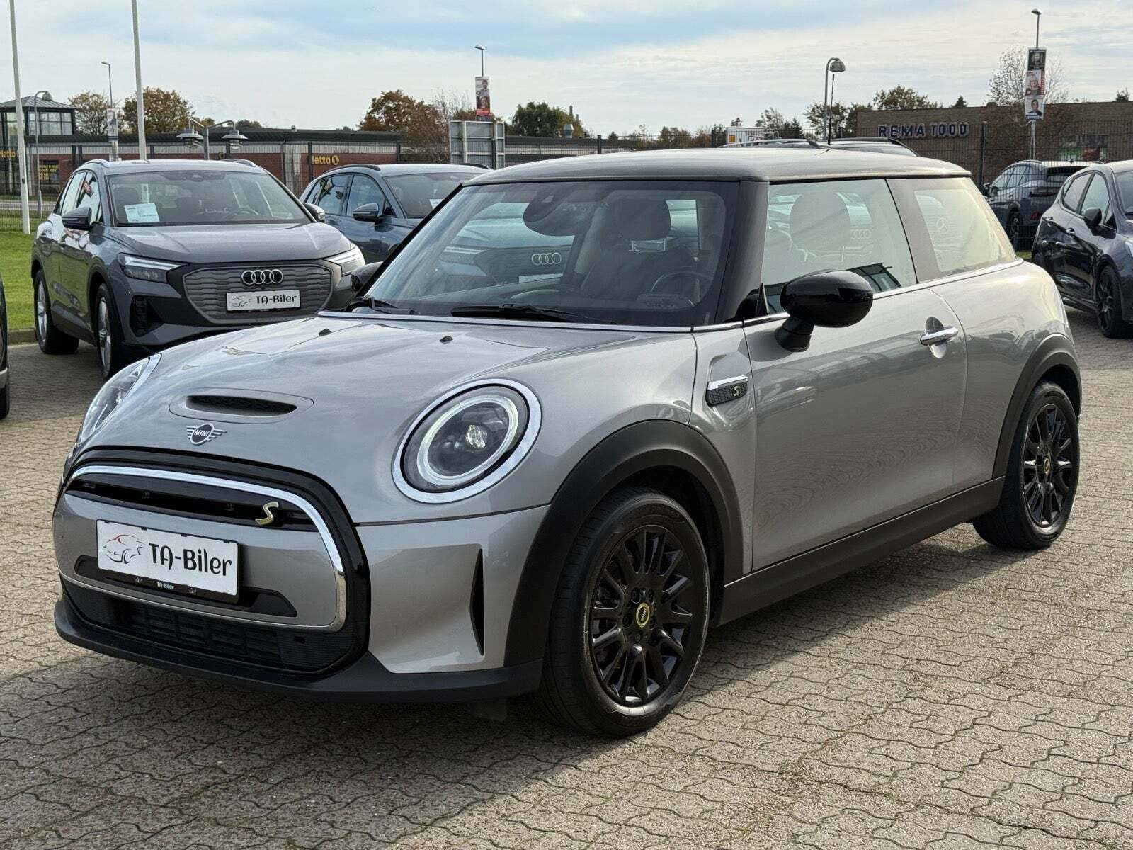 Mini Cooper SE Essential