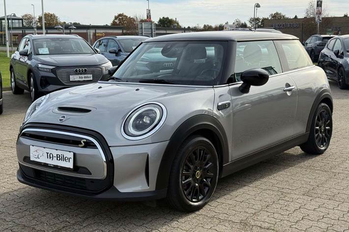 Sølv Mini Cooper SE fra 2023