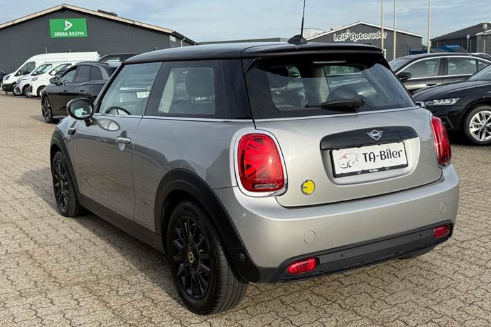 Sølv Mini Cooper SE fra 2023