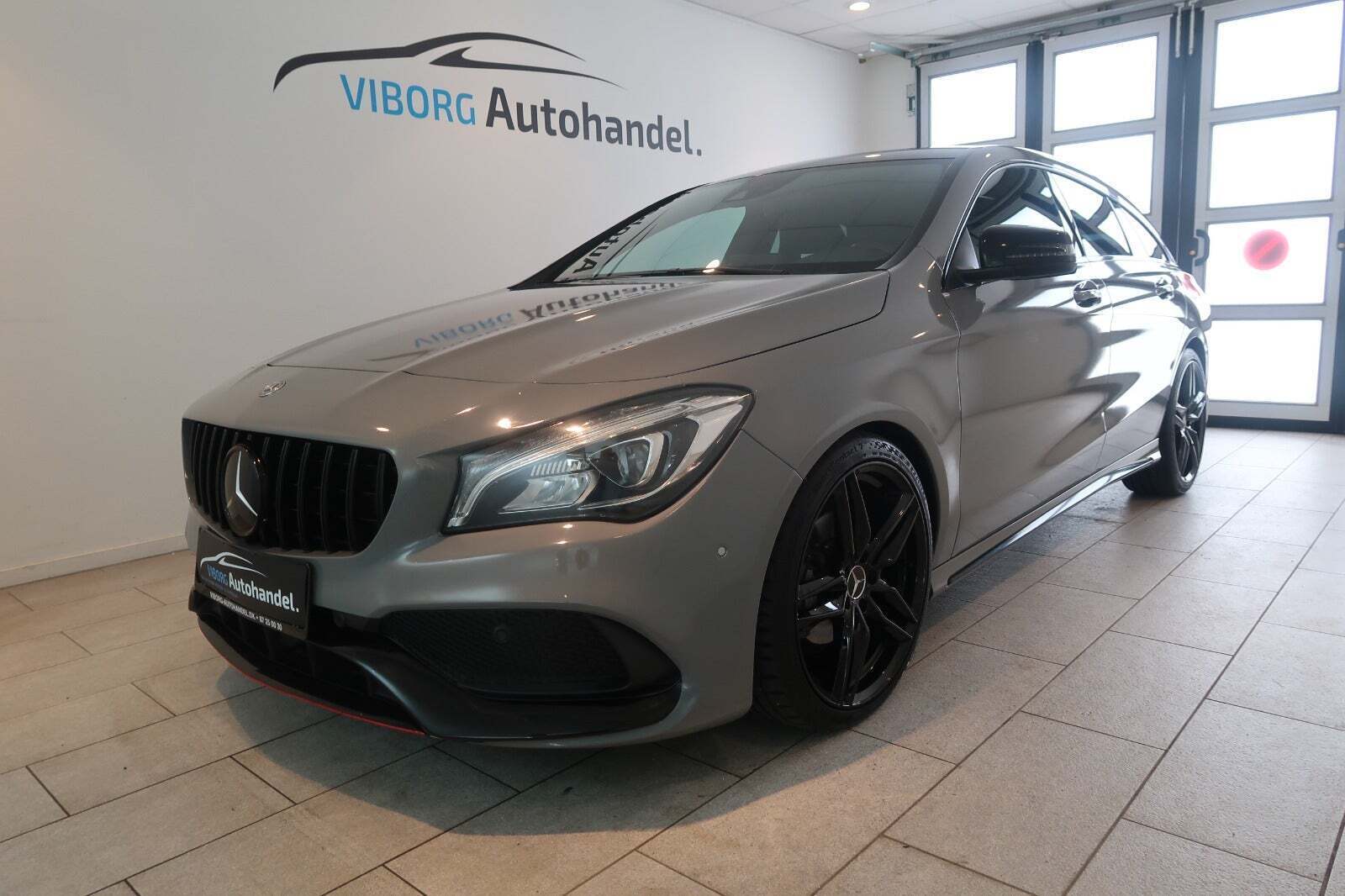 Grå Mercedes CLA200 fra 2018 set udefra