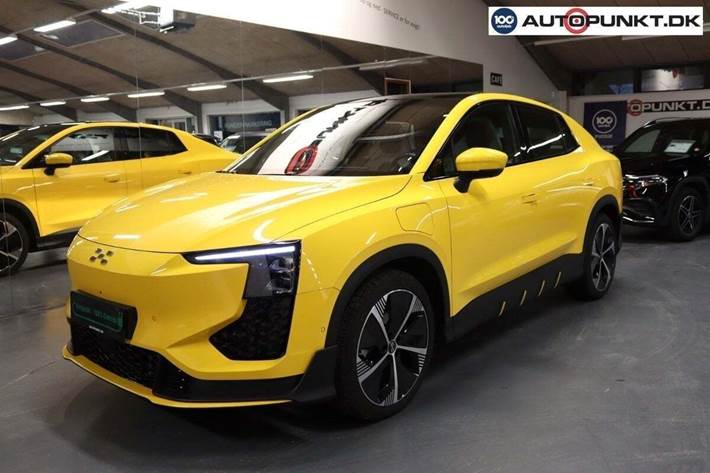 Gul Aiways U6 fra 2023 set udefra