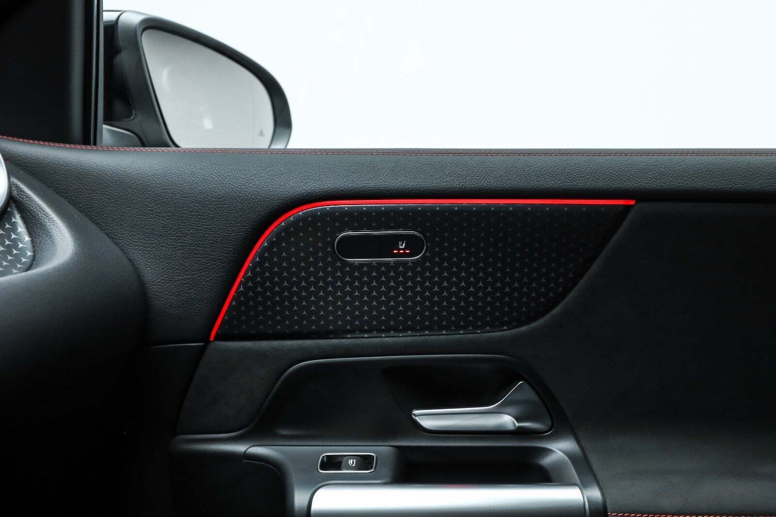 Sort Mercedes EQA250+ fra 2024