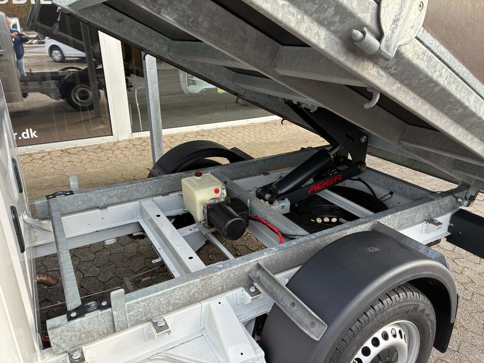 Hvid VW Transporter fra 2019