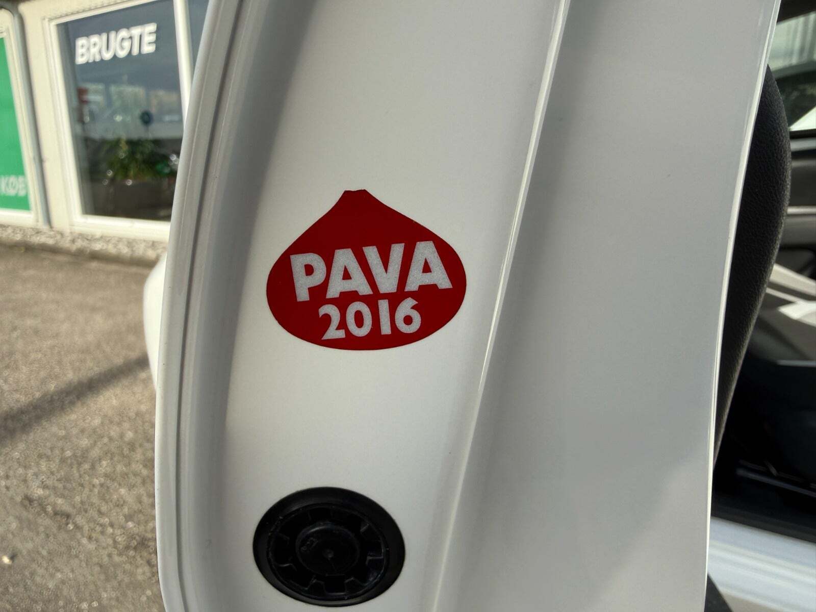 Gul Toyota Aygo fra 2014