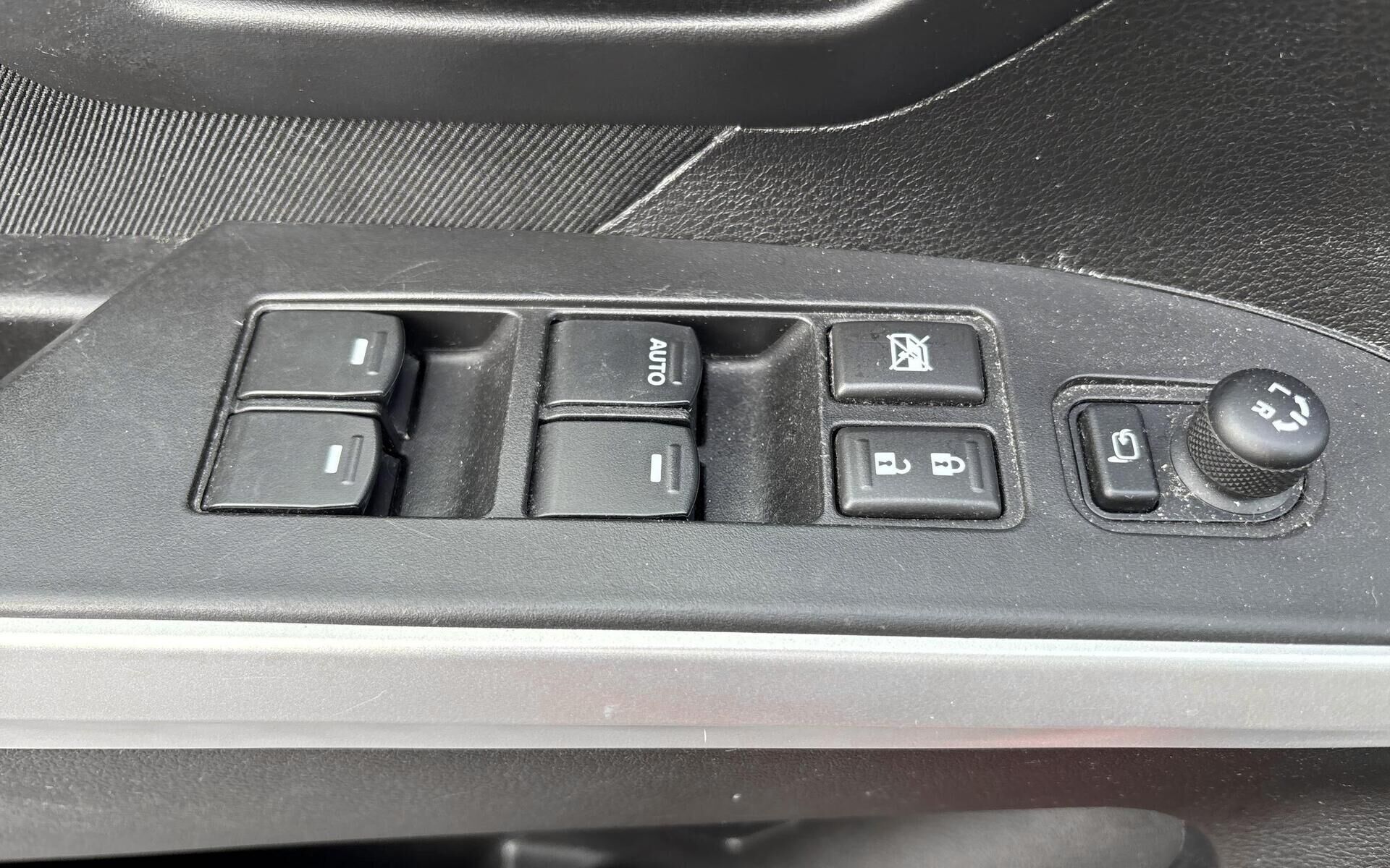 Rød Suzuki S-Cross fra 2019