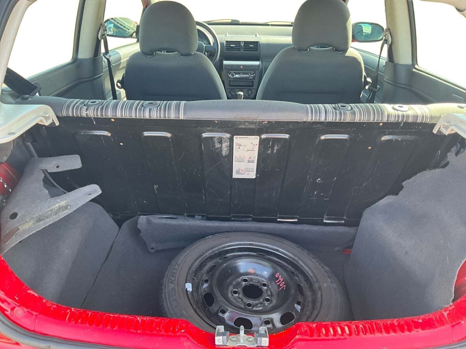 Rød VW Fox fra 2007