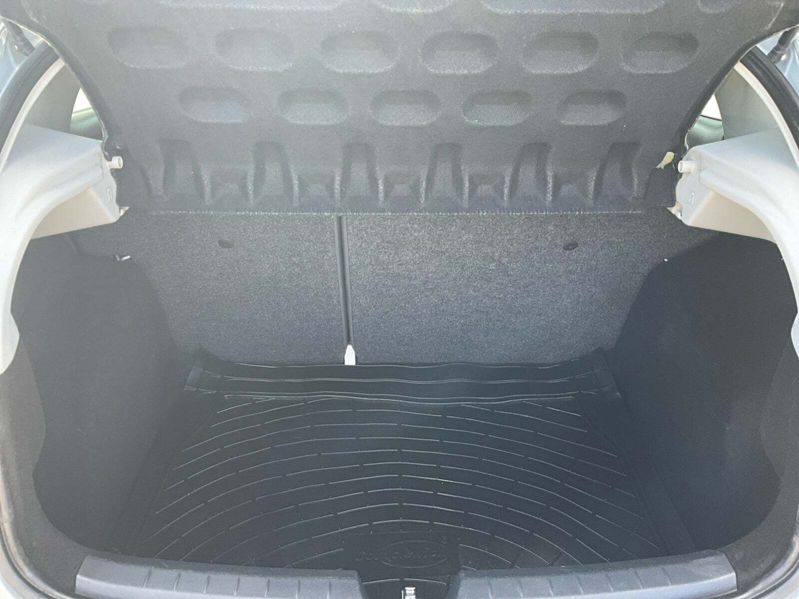 Sølv Seat Ibiza fra 2008