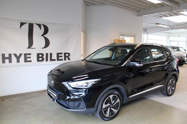 Sort MG ZS fra 2022 set udefra