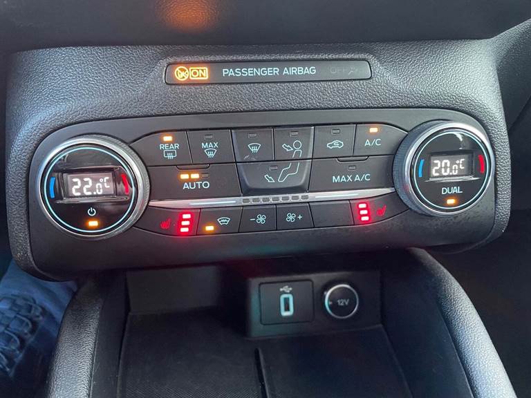 Ford Focus 1,0 EcoBoost Titanium stc.