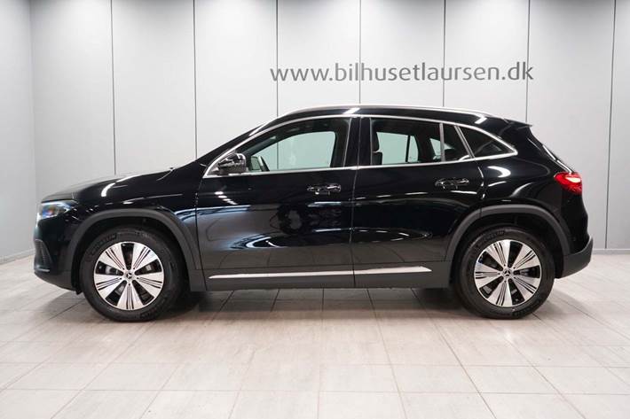 Sort Mercedes EQA250 fra 2024