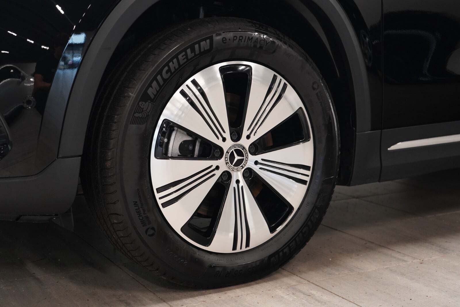 Sort Mercedes EQA250 fra 2024