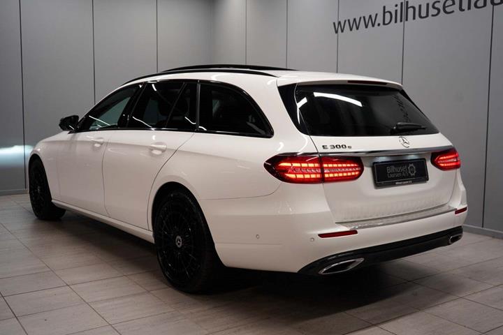Hvid Mercedes E300 e fra 2021