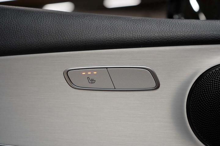 Hvid Mercedes E300 e fra 2021