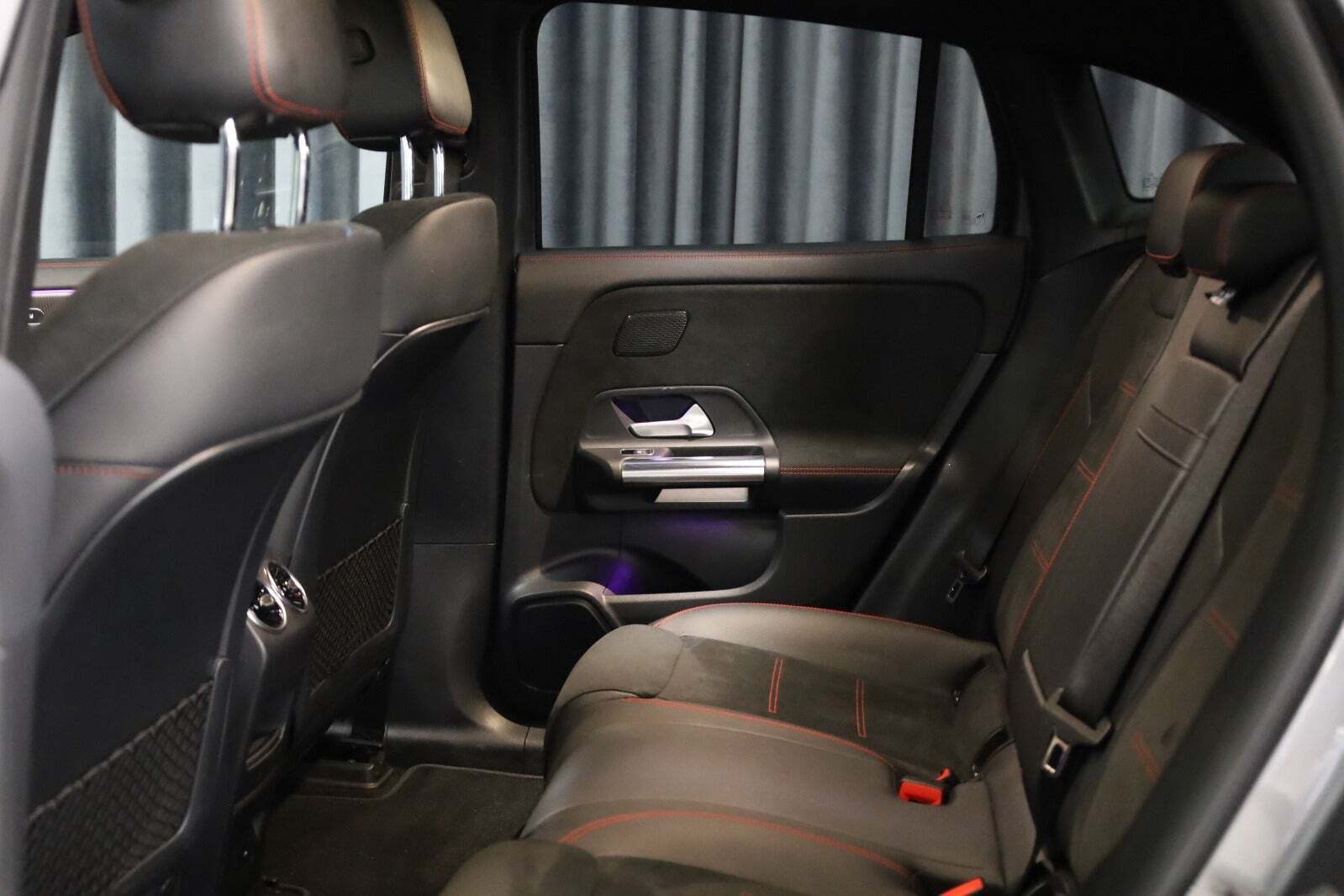 Grå Mercedes EQA300 fra 2022