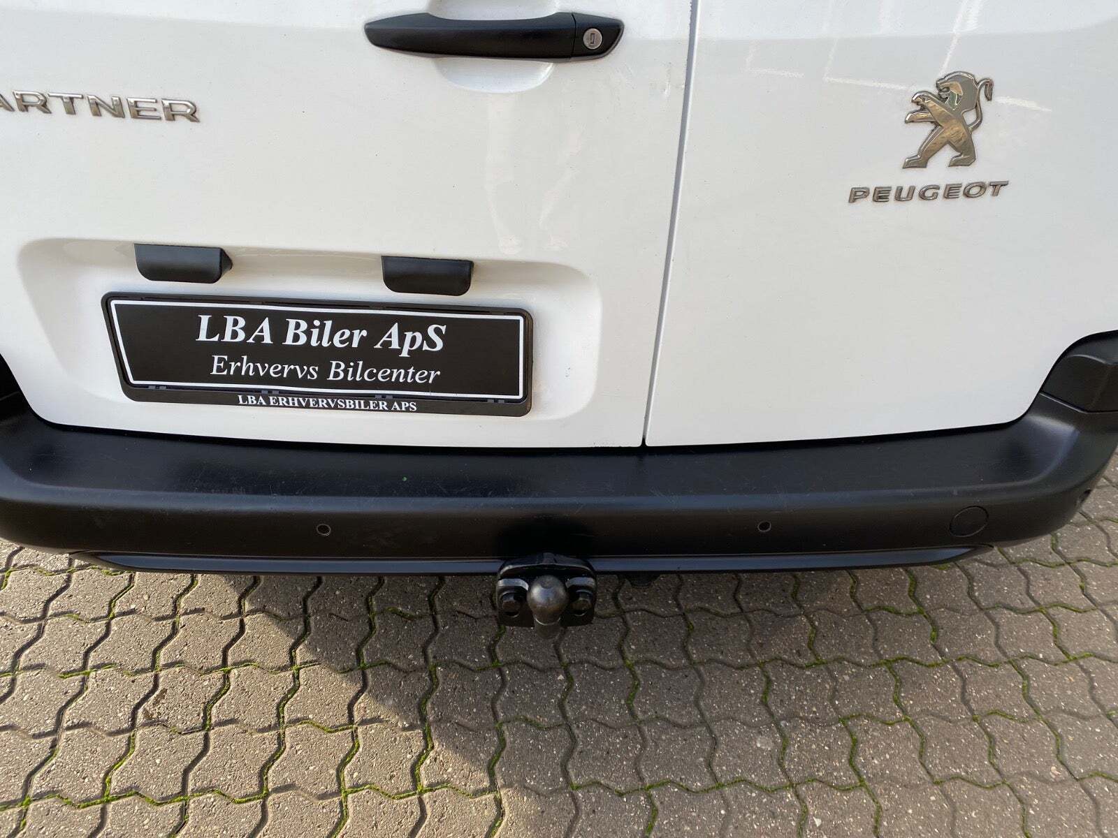 Hvid Peugeot Partner fra 2021