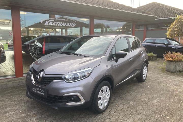 Grå Renault Captur fra 2018 set udefra