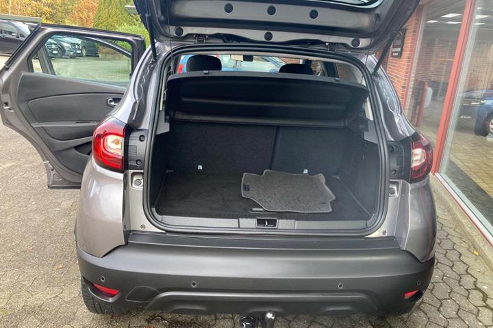 Grå Renault Captur fra 2018