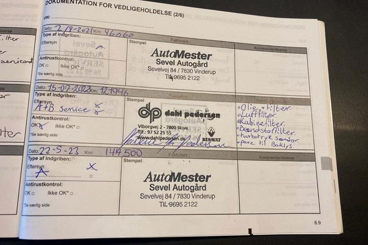 Grå Renault Captur fra 2018