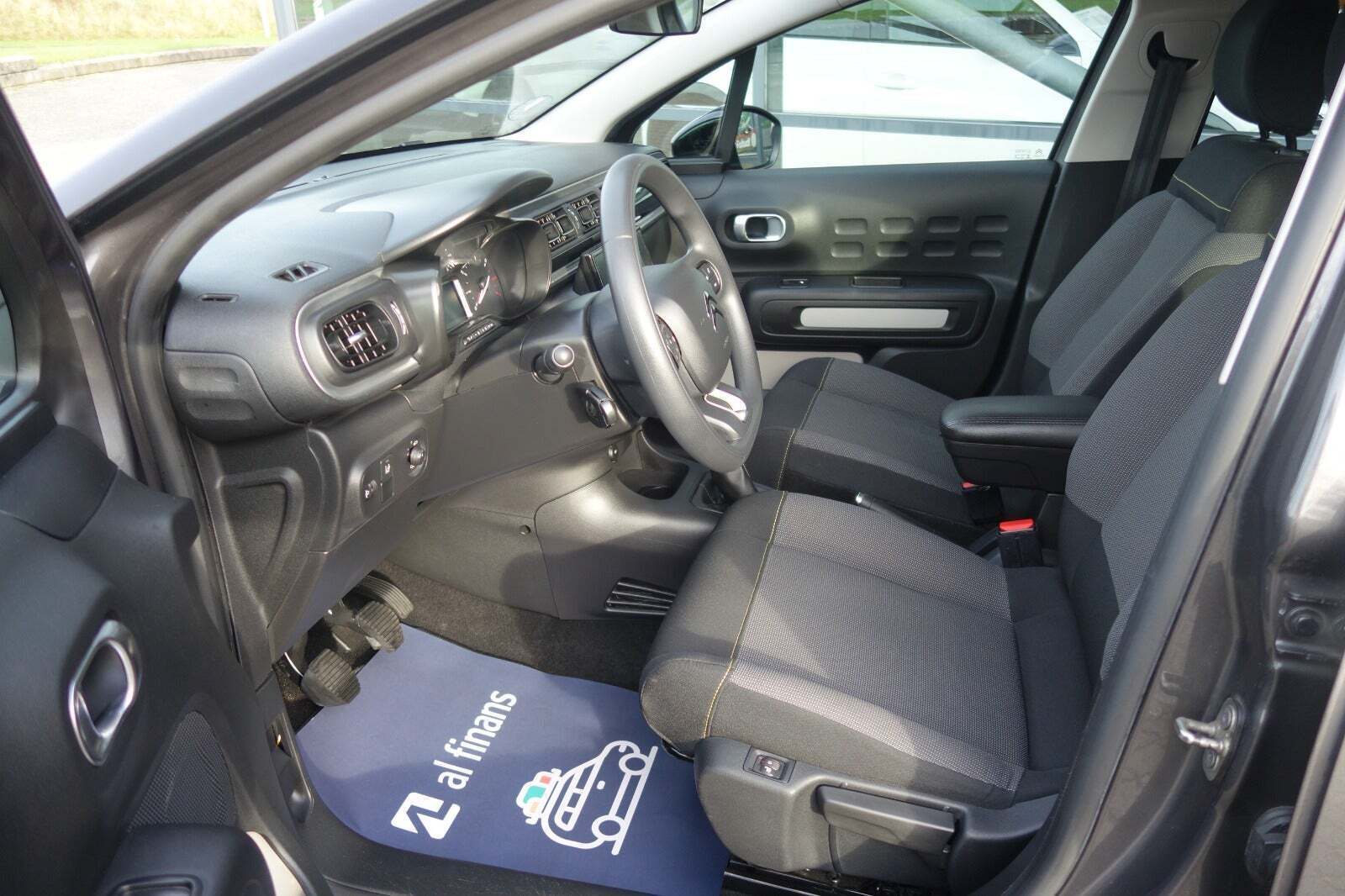 Grå Citroën C3 fra 2019