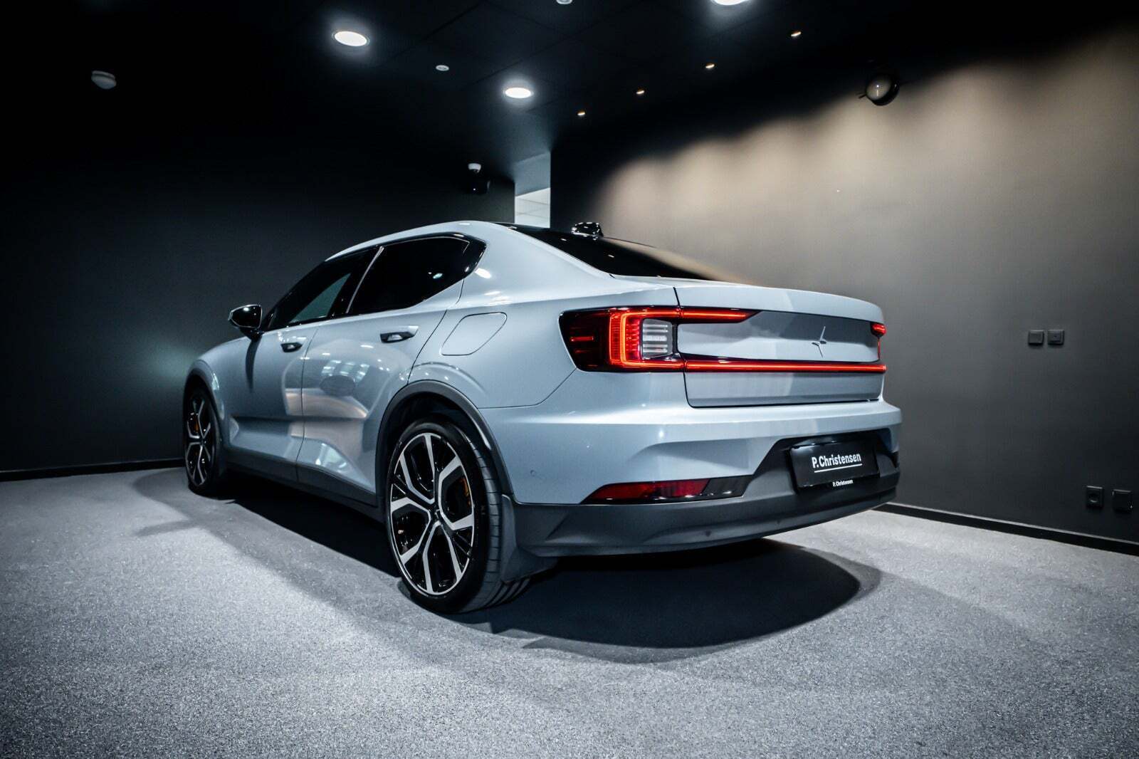 Grå Polestar 2 fra 2021