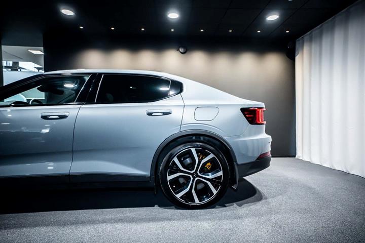 Grå Polestar 2 fra 2021
