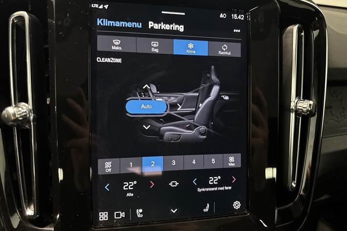 Grå Volvo EC40 fra 2024 set indefra