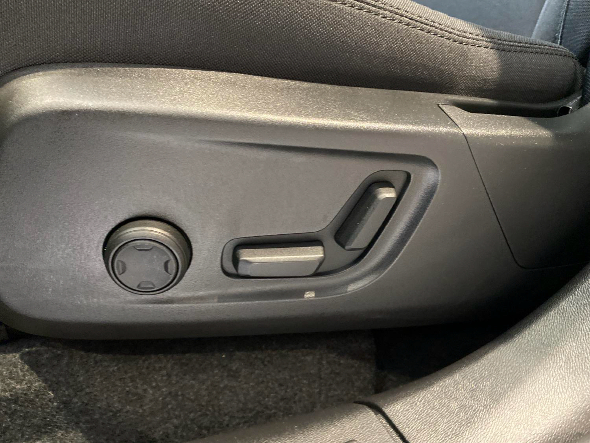 Sort Volvo C40 fra 2024