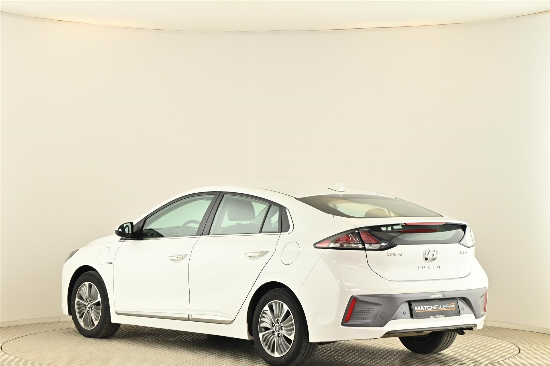 Hyundai Ioniq 1,6 GDI  Plugin-hybrid Premium plug-in 141HK 5d 6g Aut.