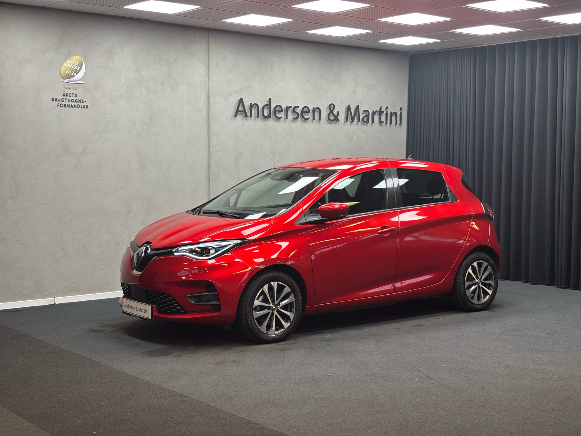 Rød Renault Zoe fra 2022 set udefra