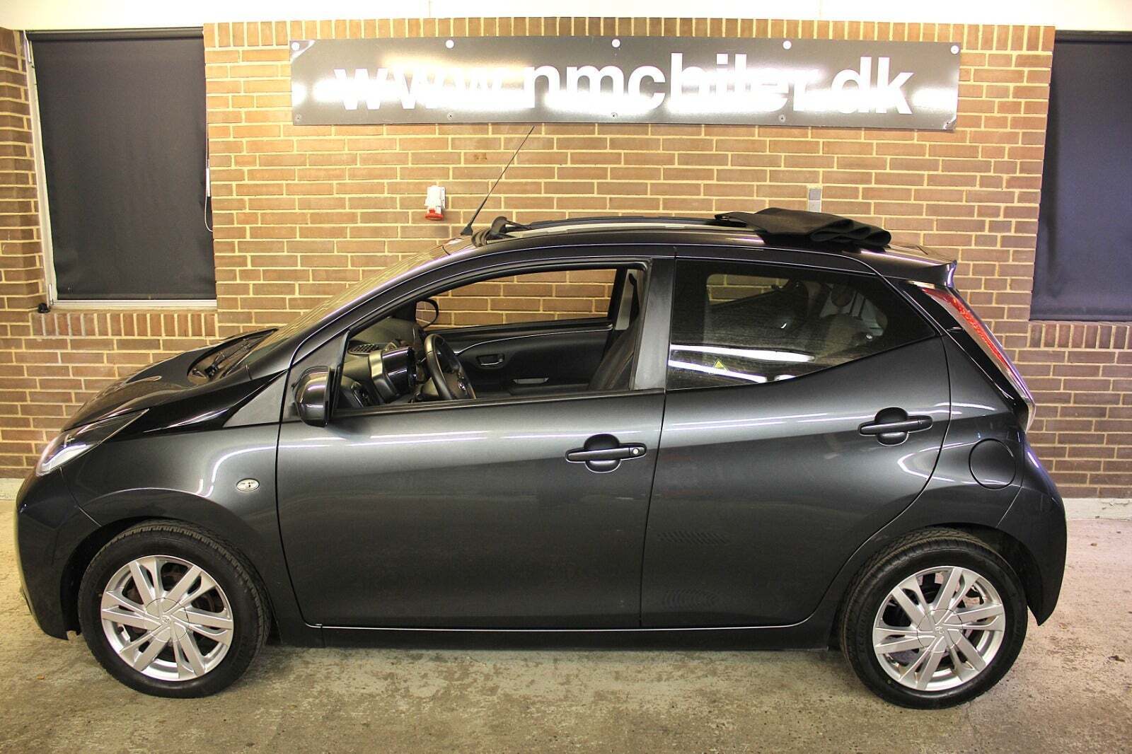 Toyota Aygo 1,0 VVT-i x-wave Sky