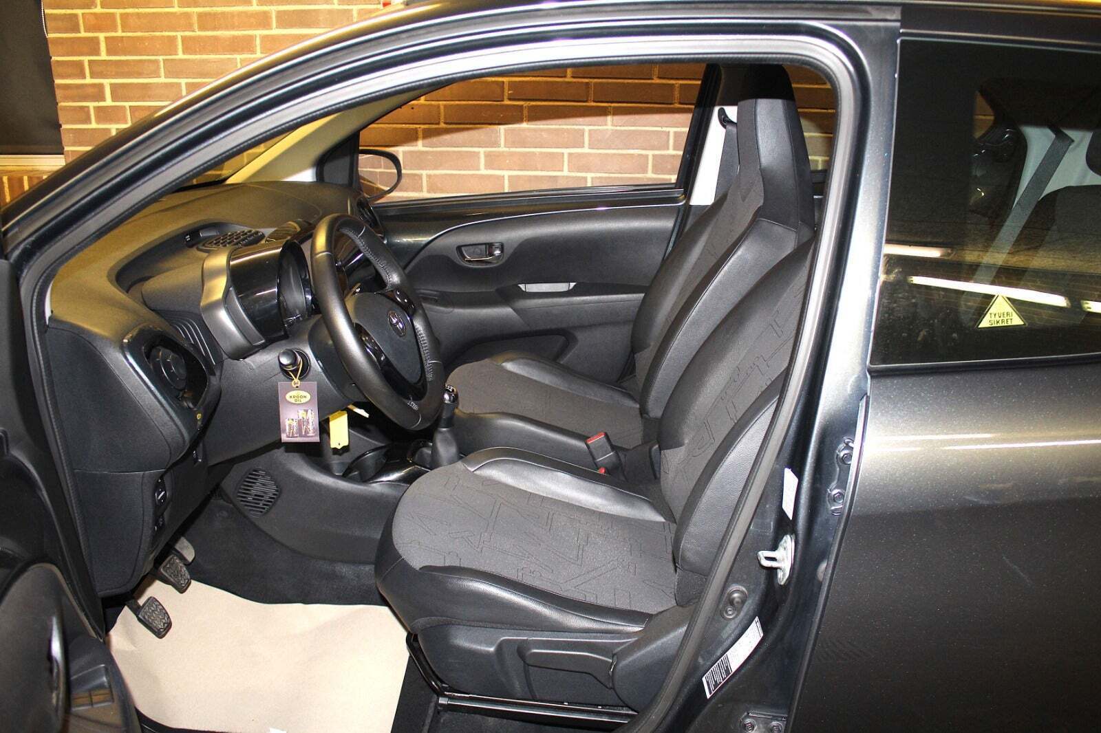 Toyota Aygo 1,0 VVT-i x-wave Sky