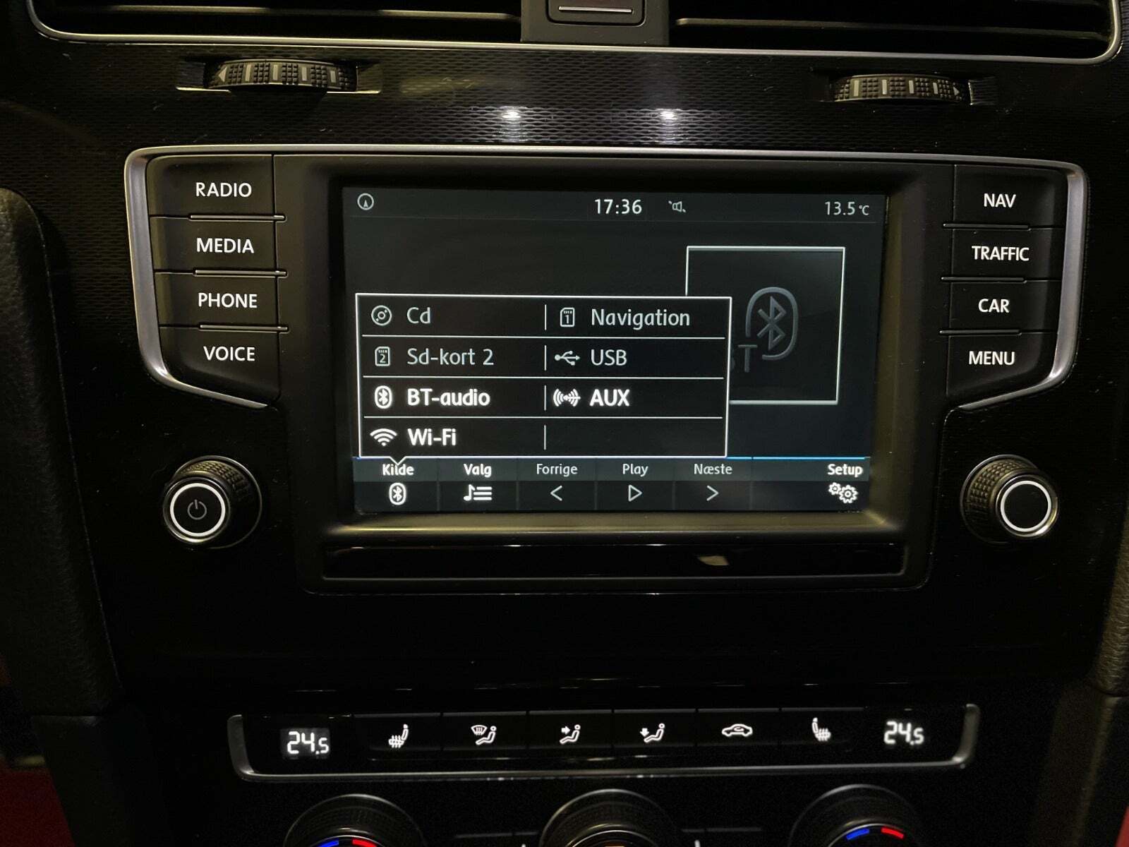 Hvid VW Golf VII fra 2016