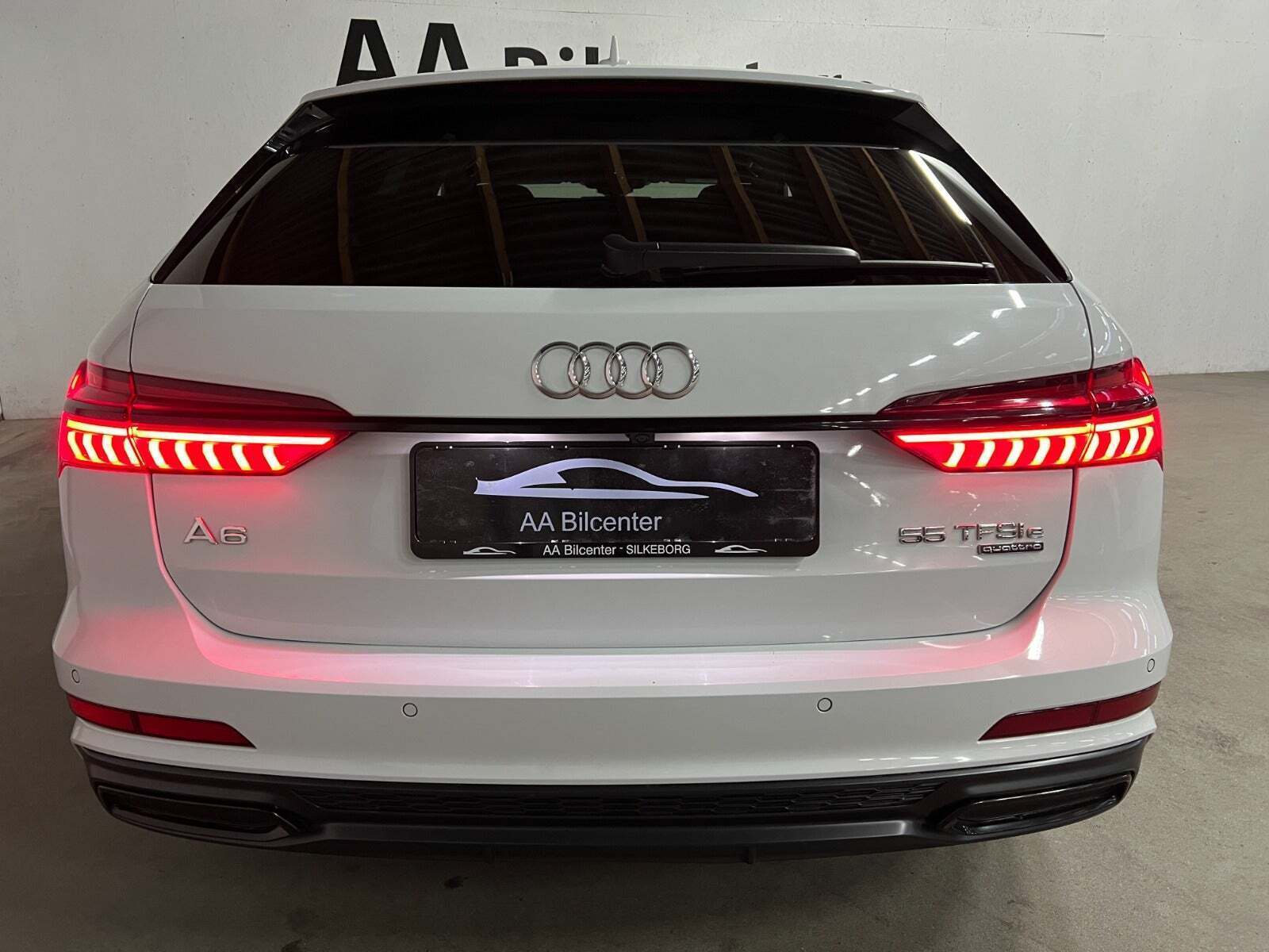 Hvid Audi A6 fra 2020