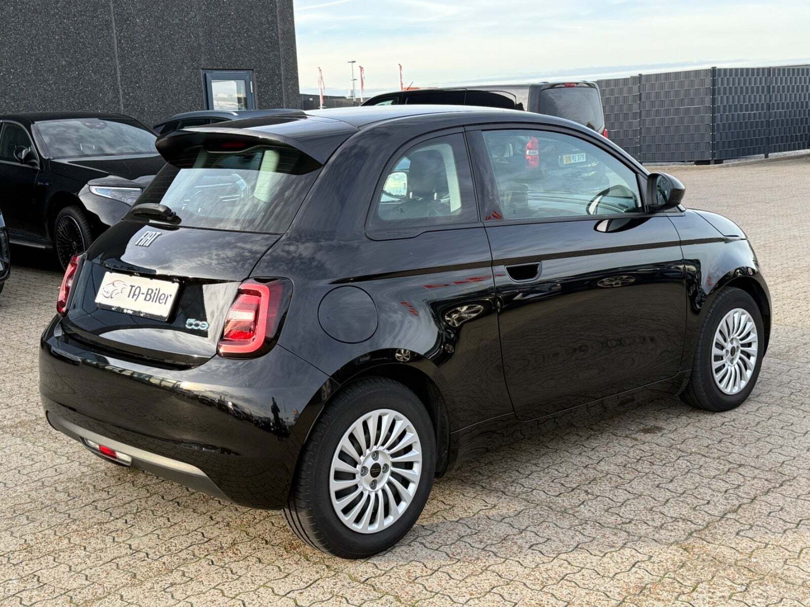 Fiat 500e 24 Action