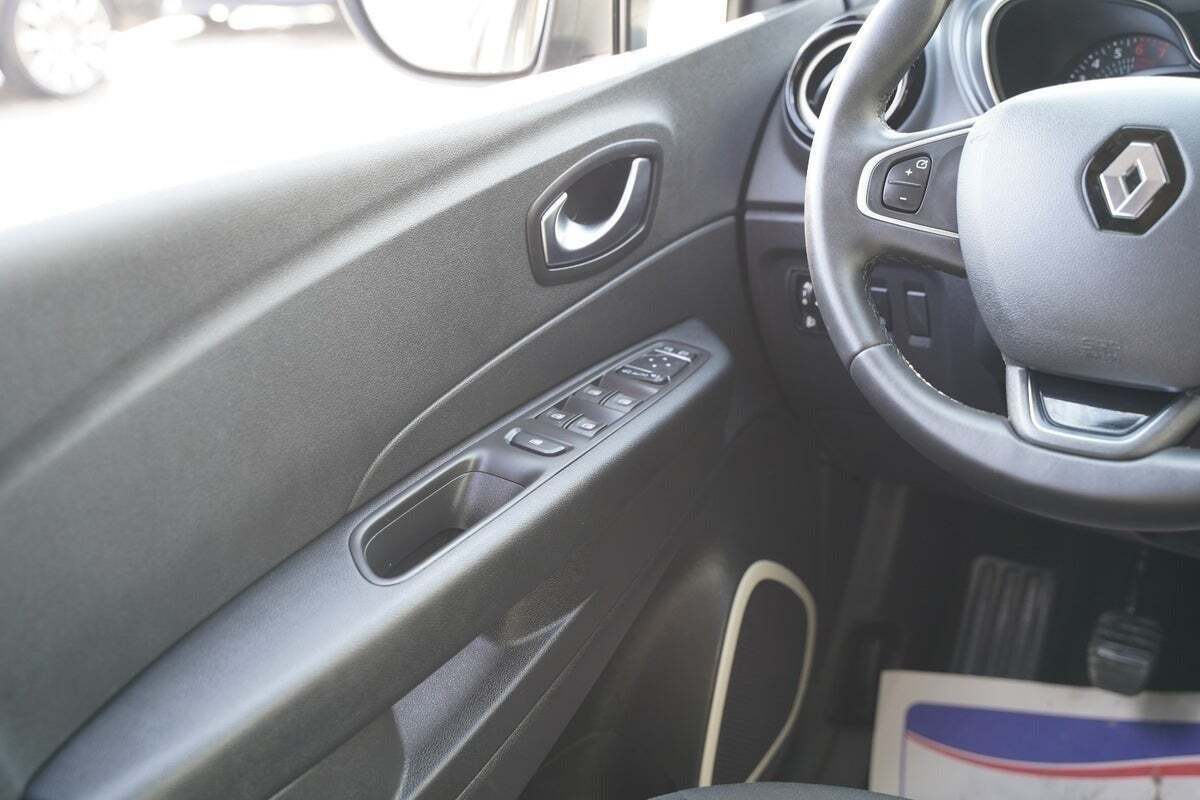 Sort Renault Captur fra 2019