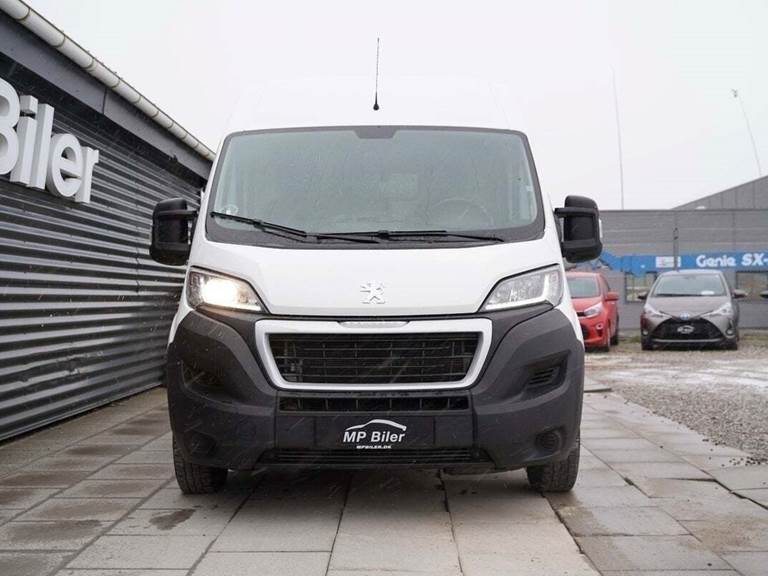 Peugeot Boxer 335 2,2 BlueHDi 165 L3H2 Premium