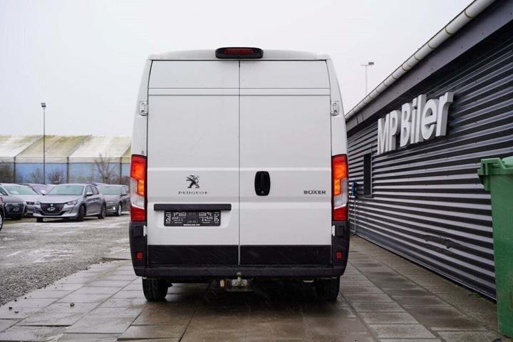 Hvid Peugeot Boxer 335 fra 2021