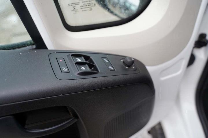 Hvid Peugeot Boxer 335 fra 2021