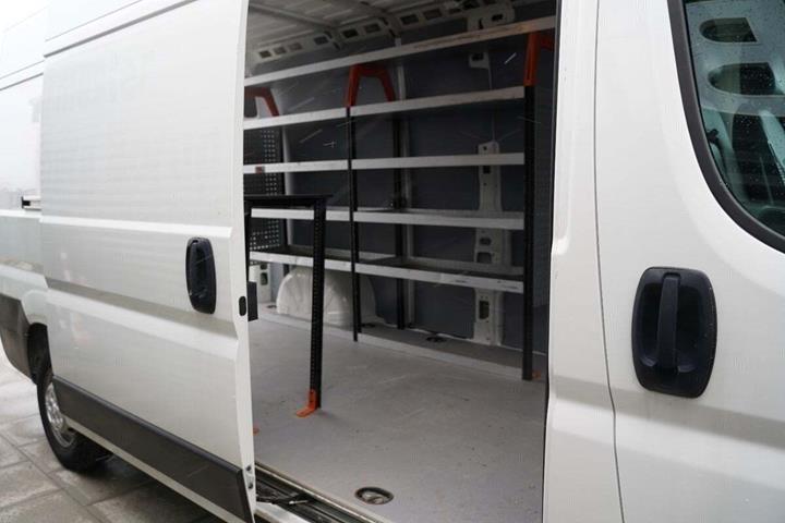 Hvid Peugeot Boxer 335 fra 2021
