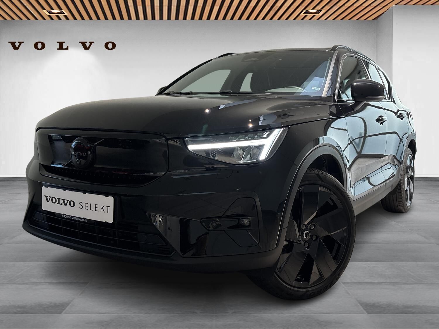 Volvo EX40 Extended Range Black Edition