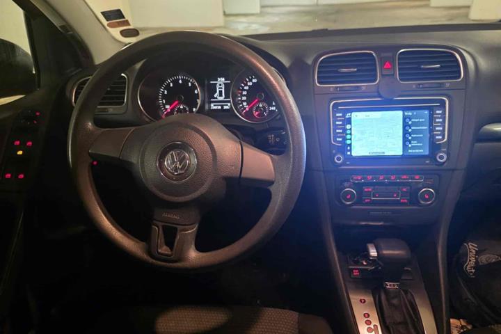 Rød VW Golf fra 2008