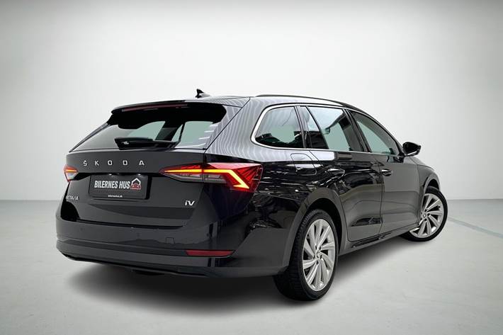 Sort Skoda Octavia fra 2021