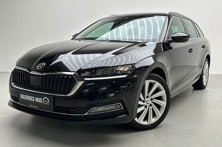Sort Skoda Octavia fra 2021