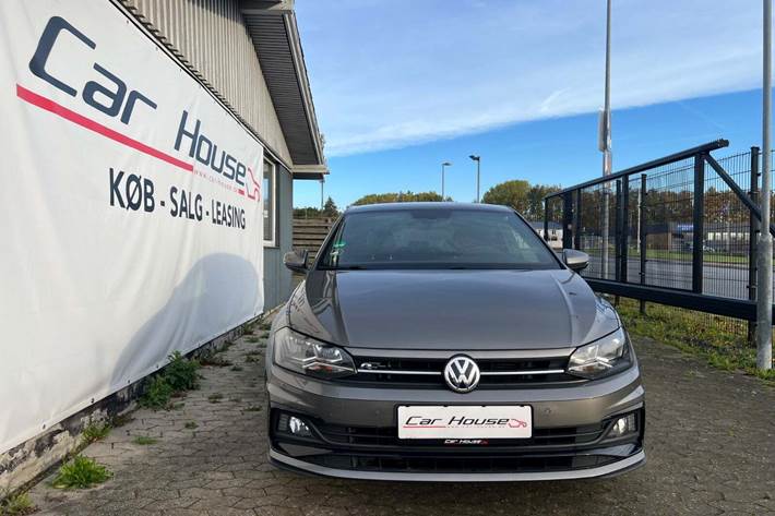 Grå VW Polo fra 2019