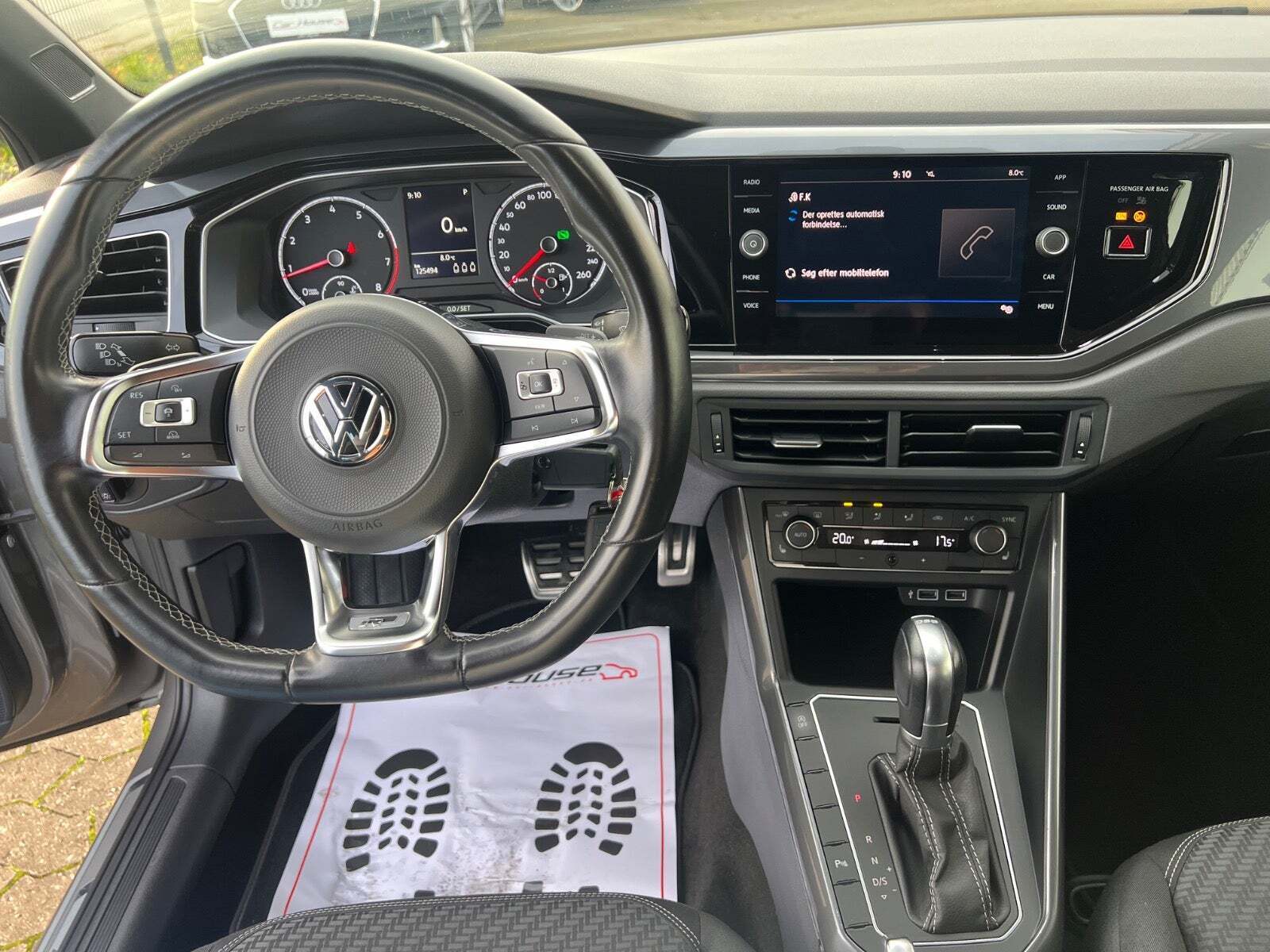 Grå VW Polo fra 2019