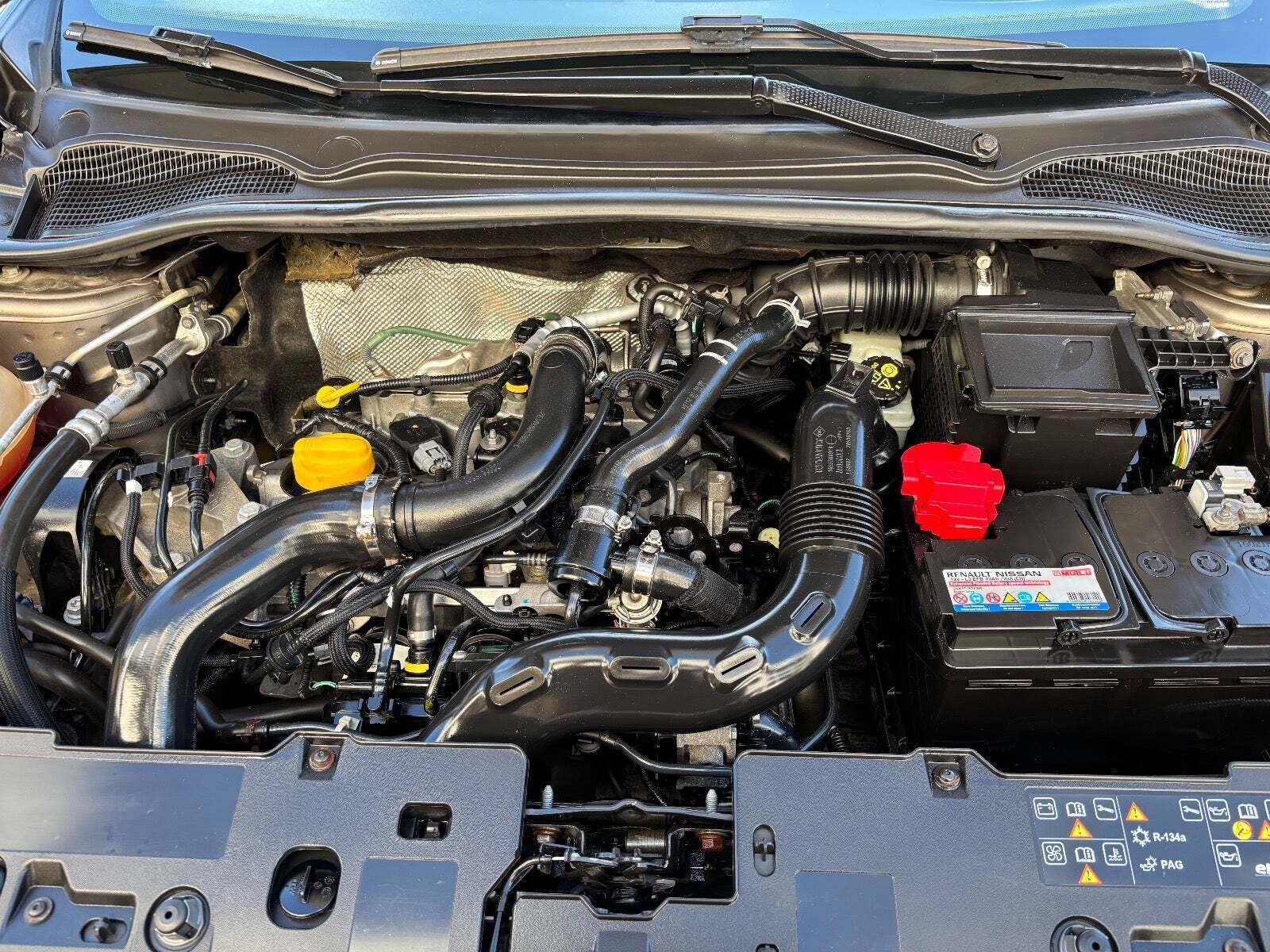 Grå Renault Clio IV fra 2016