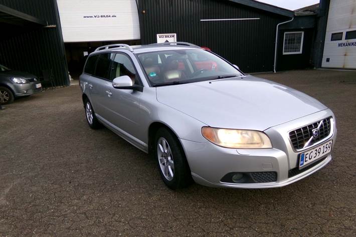 Sølv Volvo V70 fra 2007