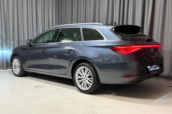 Grå Seat Leon fra 2021